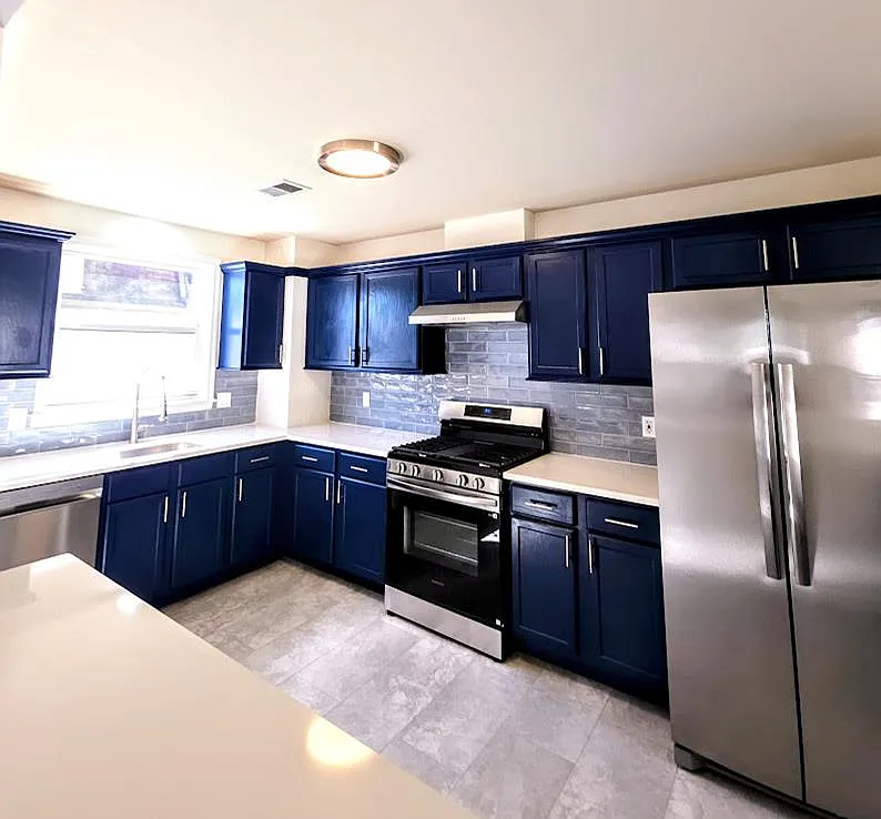3 bed, 2.0 bath, 1100 sqft, $4,500 — Photo 2