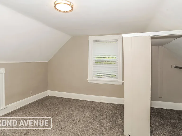 1233 Dewey Ave — Photo 15