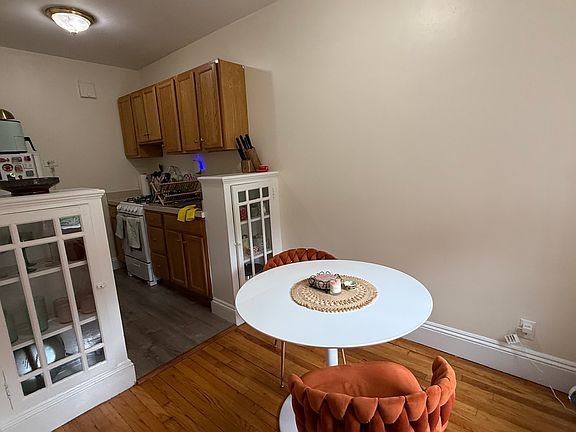 3rd image of 74 Strathmore Rd #27