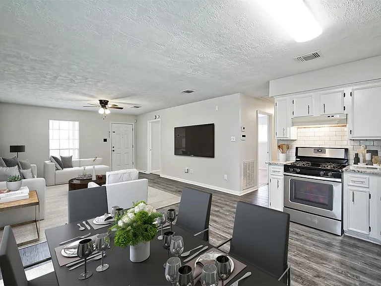308 Lawrence St #A — Photo 10