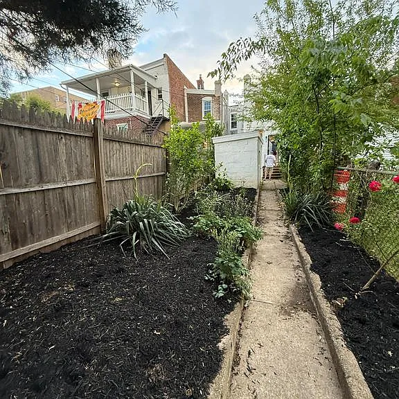 1705 W 8th St — Photo 13