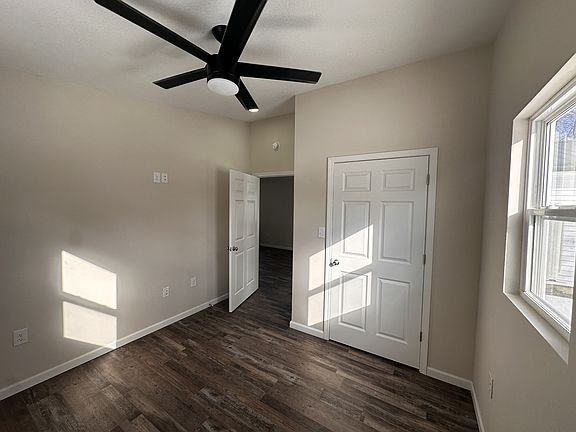 4th image of 912 Hughes St #1