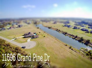11696 Grand Pine Dr, Montgomery, TX 77356