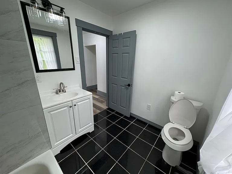 302 McCutcheon Ln — Photo 28