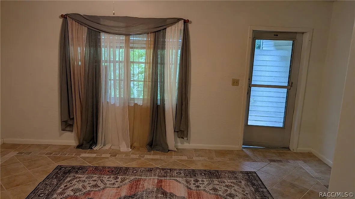 2 bed, 1.0 bath, 1007 sqft, $1,300 — Photo 4