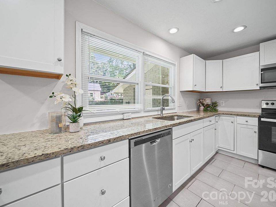 1st image of 4316 McKinley Dr