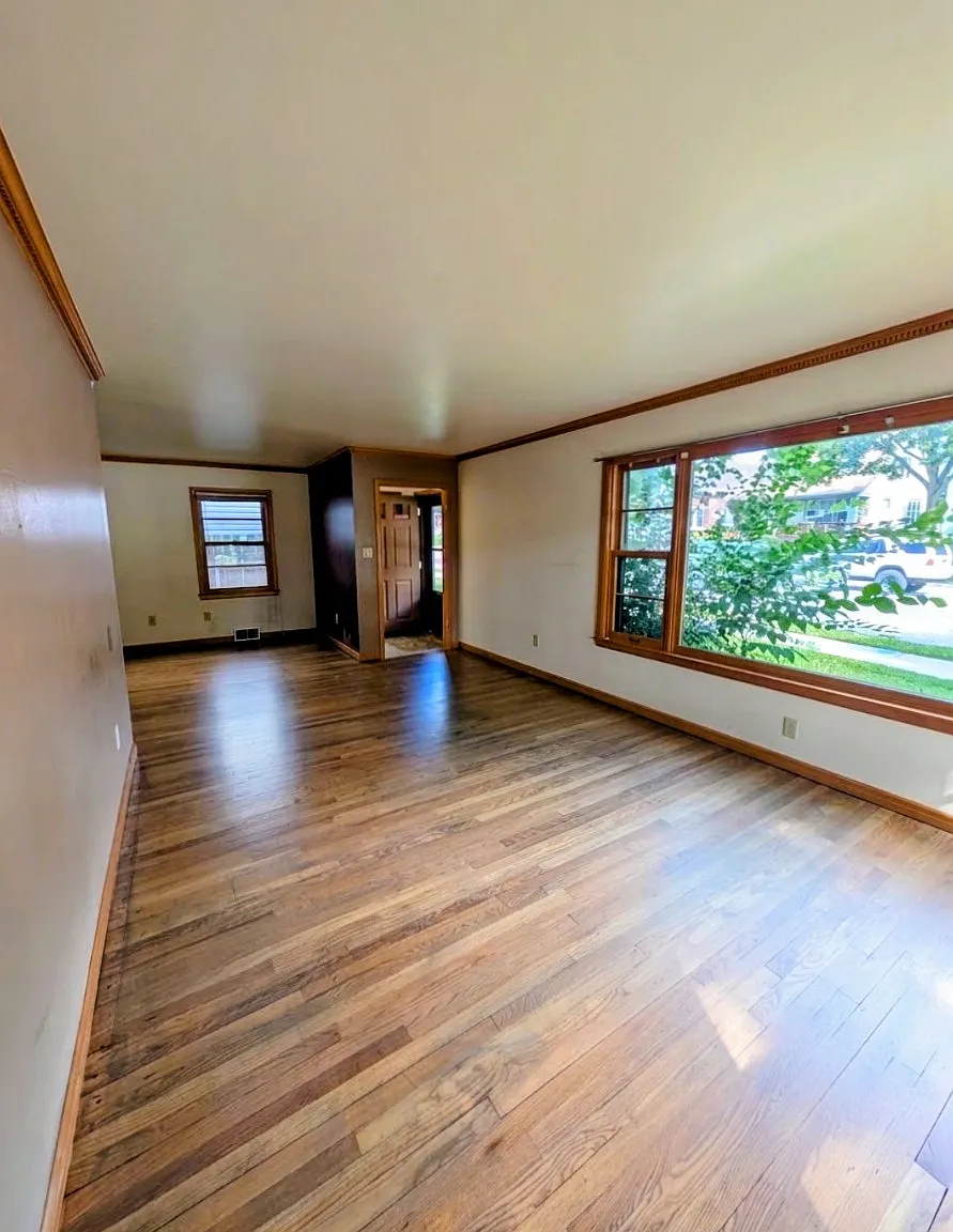 2759 S Howell Ave — Photo 2