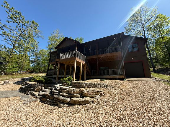 4th image of 183 Greenwood Drive