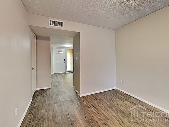 5th image of 4726 W Poinsettia Dr