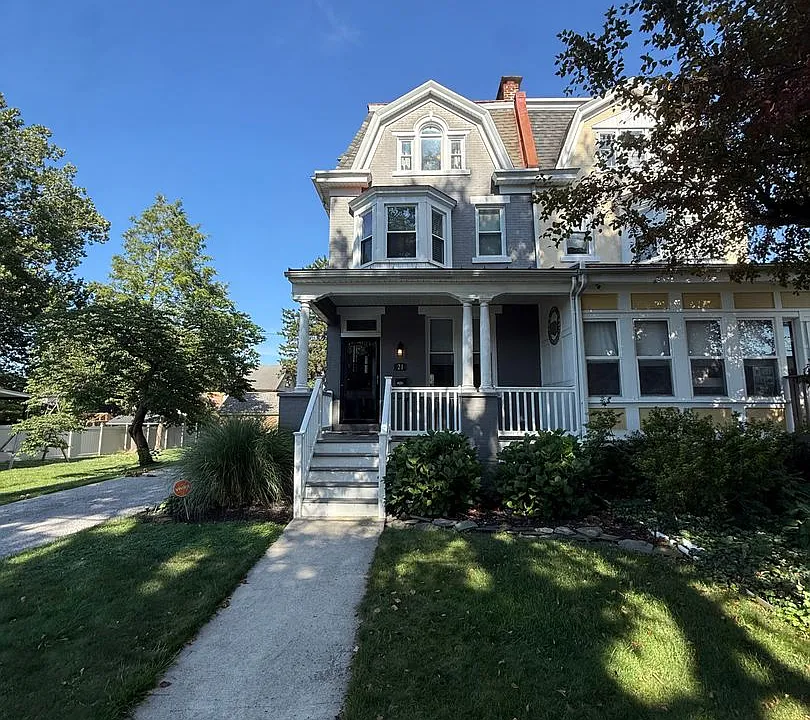 21 N Kershaw St