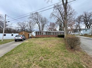 7 Oriole Dr, Chicopee, MA 01020