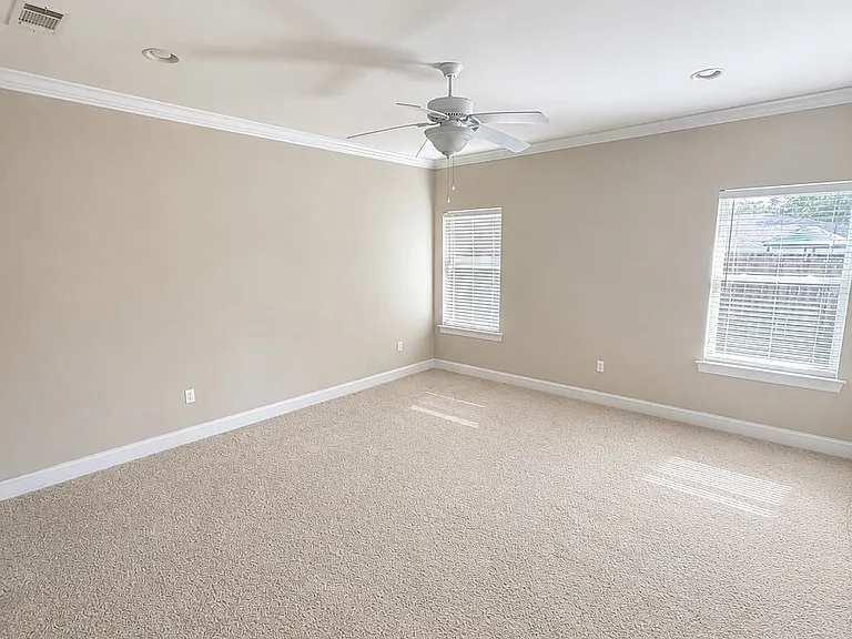 9125 Melrose Ln — Photo 11