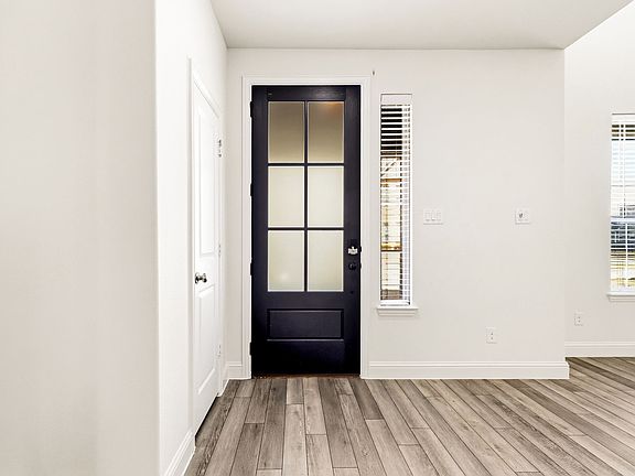 3rd image of 3773 Wellesley Ave