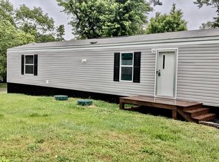 20 Health Nut Ln, Hendersonville, NC 28792