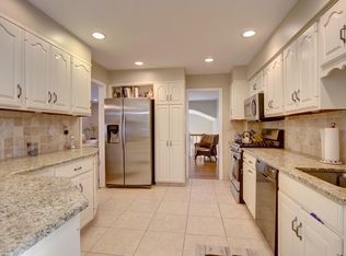 3 Galahad Dr, Manalapan, NJ 07726