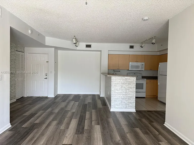 8050 N Nob Hill Rd #105 — Photo 8