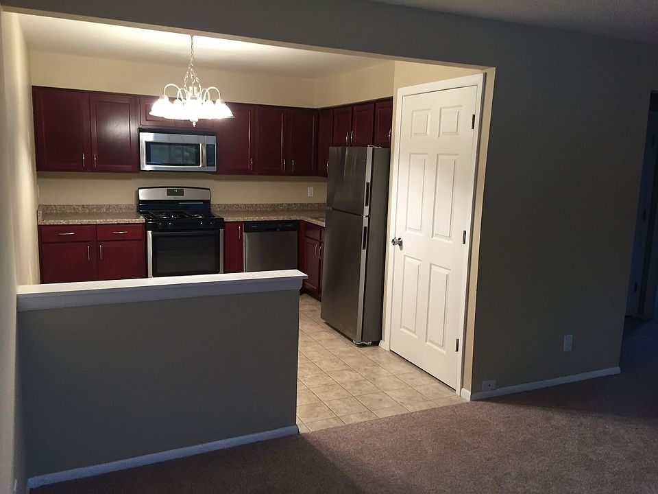 1223 Woodridge Apartments Grafton, WI Zillow