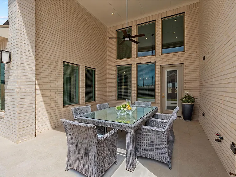 541 Sprigtail Dr — Photo 29