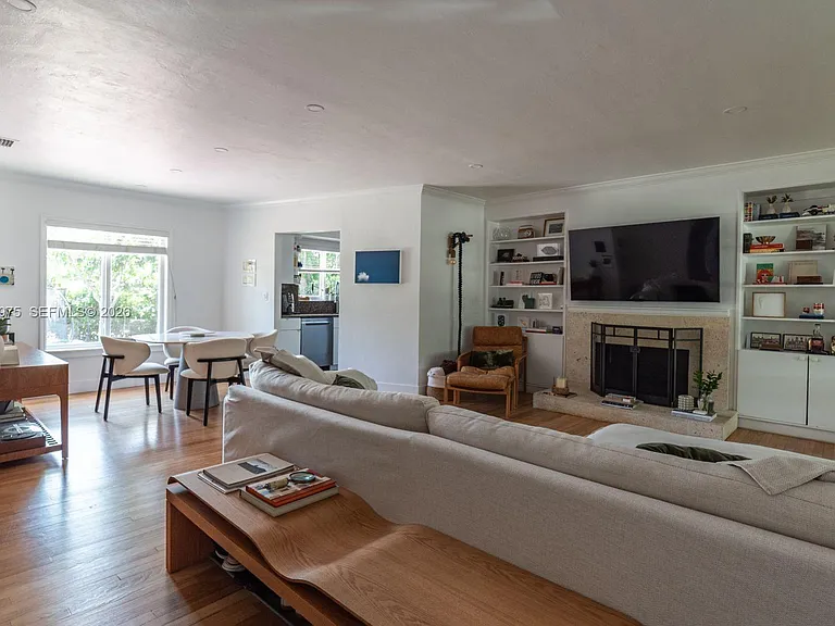 1244 S Alhambra Cir — Photo 3