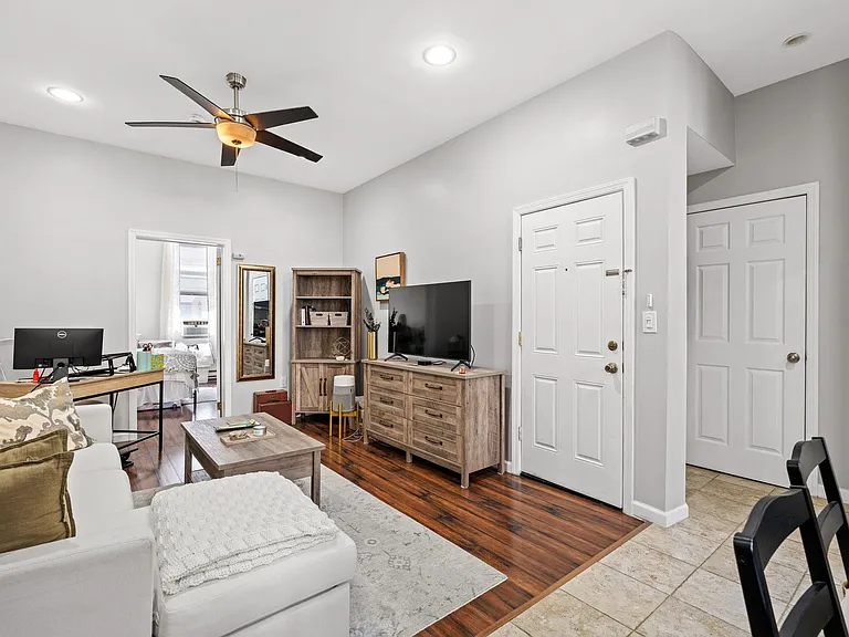 916 Willow Ave #1 — Photo 1