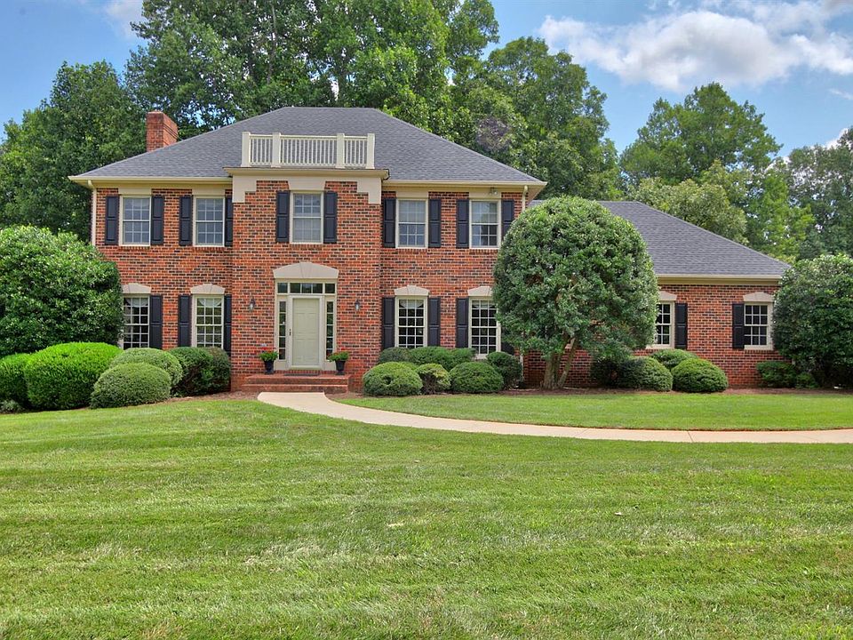 1st image of 1815 Royal Oak Dr