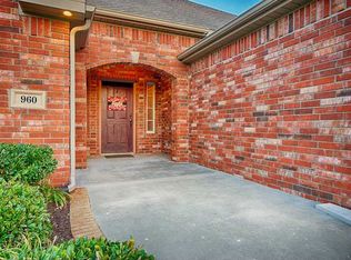 960 Walker St, Centerton, AR 72719