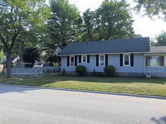 4th image of 3025 Peavey St