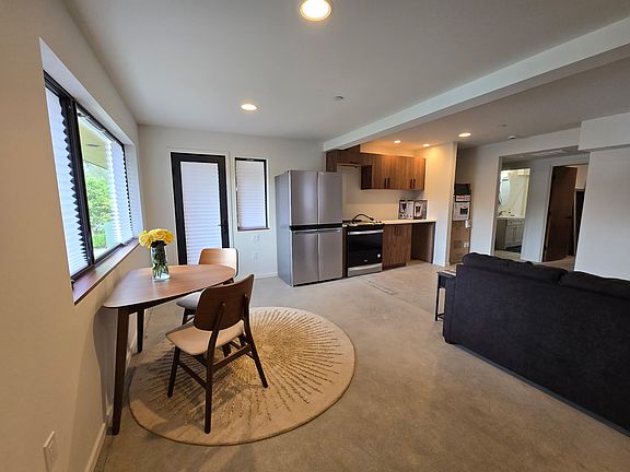 Eating area and 2nd exterior exit to patio