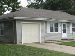 3231 W Olive St, Springfield, MO 65802