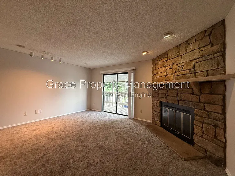 18094 E Ohio Ave #201 — Photo 2