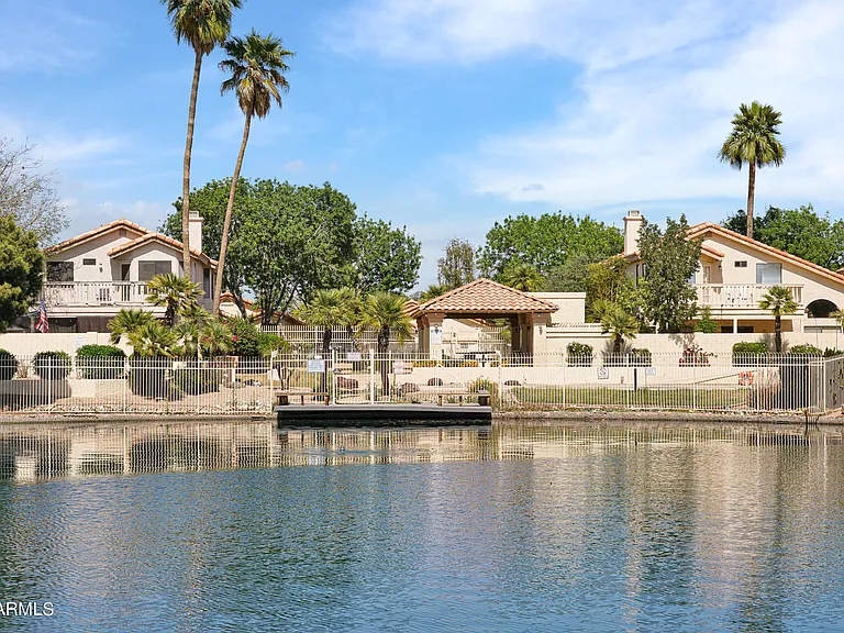 11010 W Poinsettia Dr — Photo 37