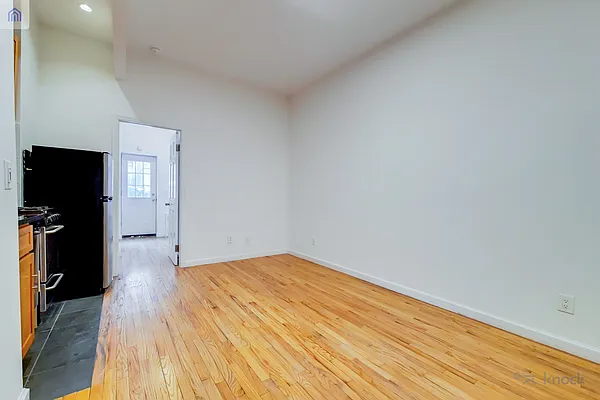 Rented by MAPT Residential LLC | media 10