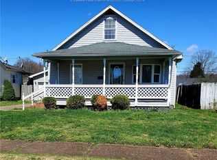 607 Sycamore St, Ravenswood, WV 26164