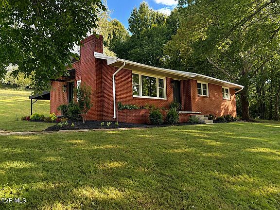 2nd image of 4567 Cherokee Rd