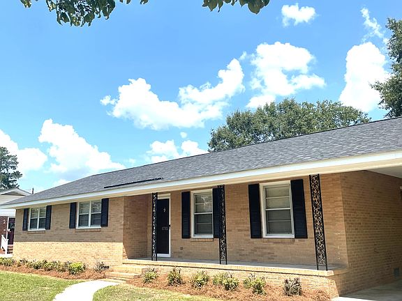 front of house from the driveway