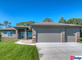 8166 S 185th St, Omaha, NE 68136