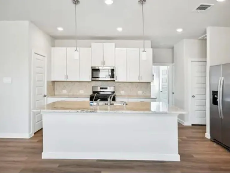 9450 Herons Preserve — Photo 8