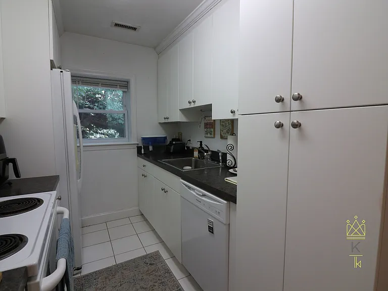176 Newton St #1 — Photo 12