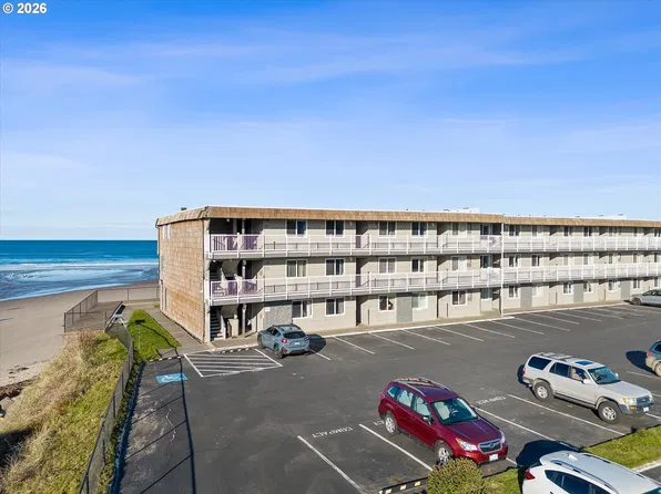 145 NW Inlet Ave #124, Lincoln City, OR 97367