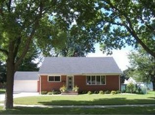 802 Bomier St, De Pere, WI 54115