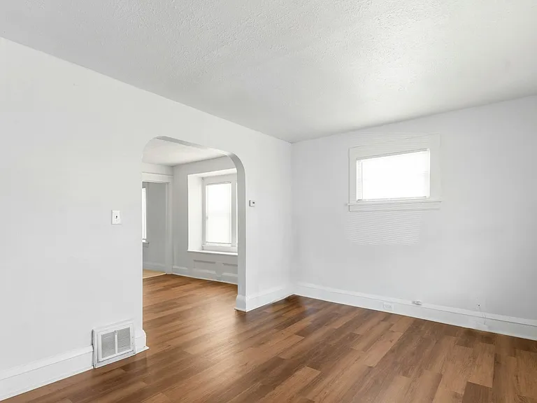 2048 W 105th St — Photo 5
