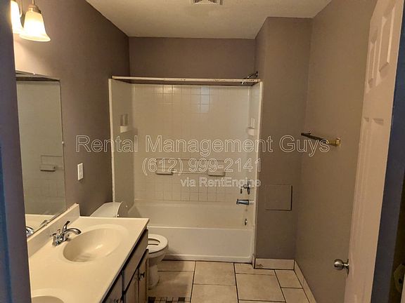 5th image of 1810 10th Ave S