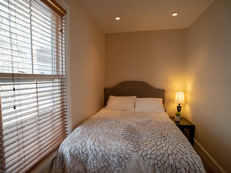3238 N Hoyne Ave #2 — Photo 17
