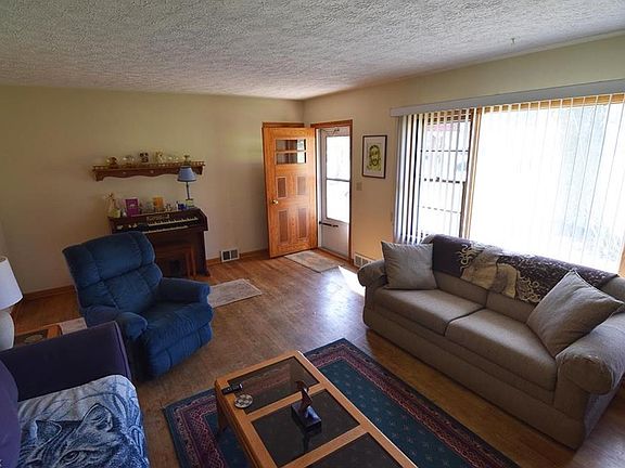 4th image of 711 Valley Crest Dr