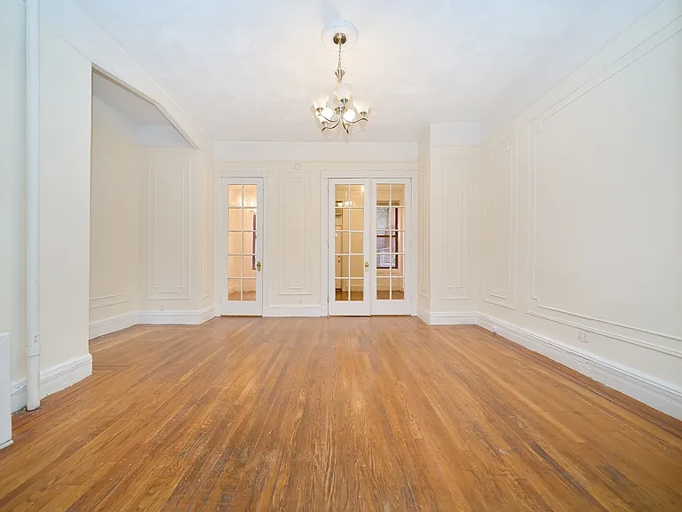 414 E 89th St #1R — Photo 5