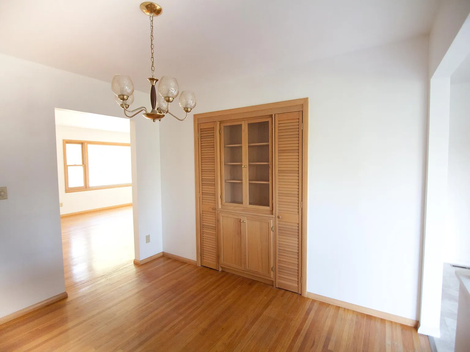 3 bed, 2287 sqft, $1,800 — Photo 3