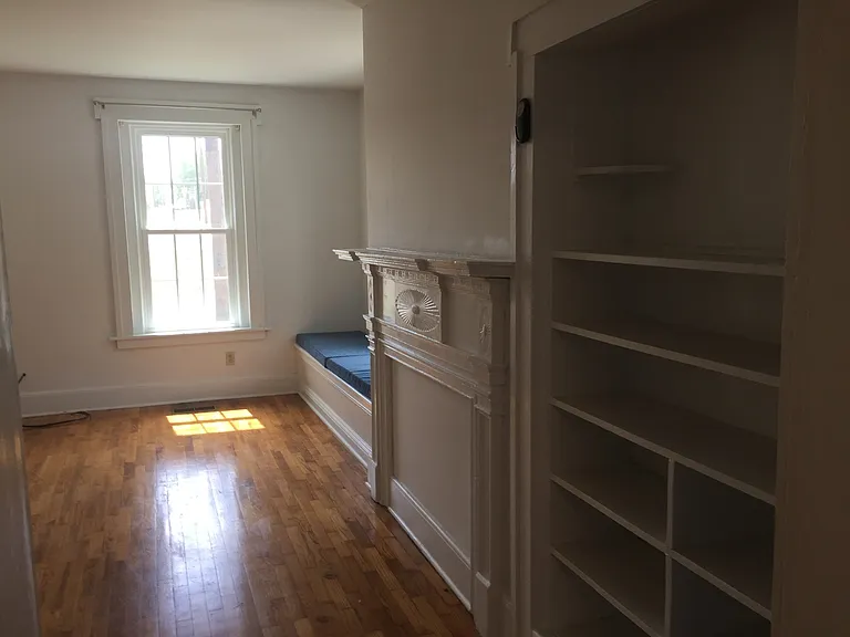 209 N Mulberry St — Photo 8