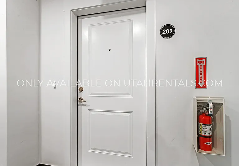 768 S 1600 W #209 — Photo 2
