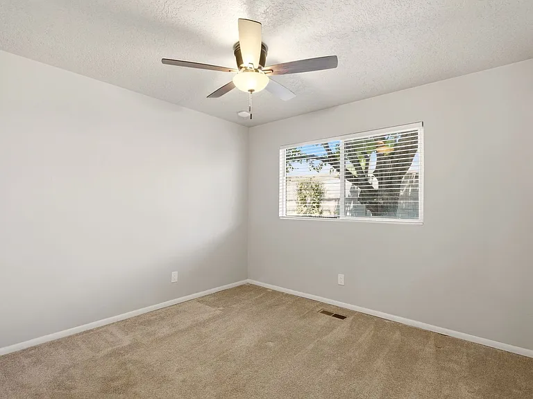 9817 Mary Ellen Pl NE — Photo 29
