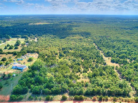 2nd image of 1 Shady Oaks Dr